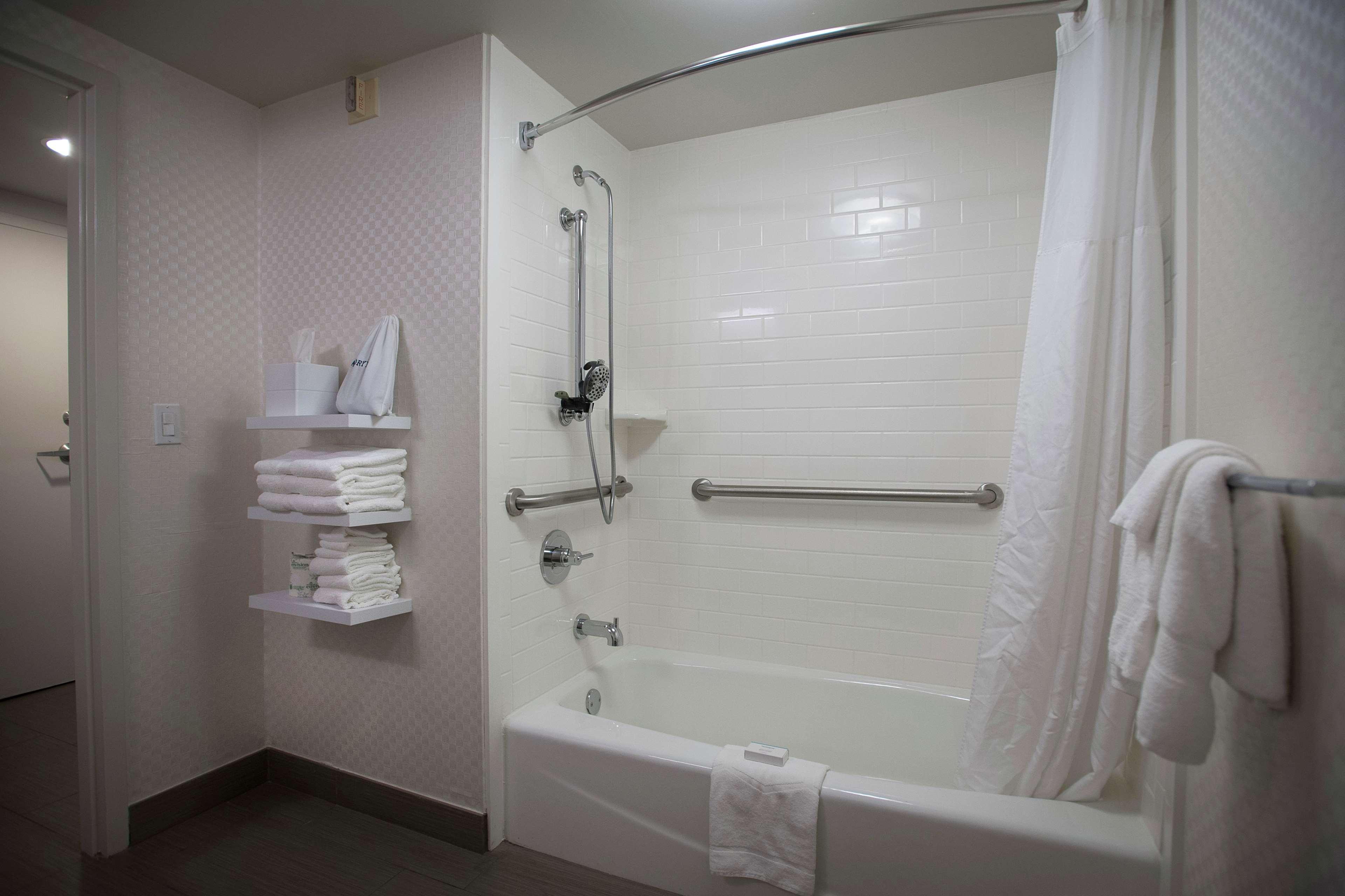 Hampton Inn & Suites New Orleans/Elmwood Harahan Экстерьер фото