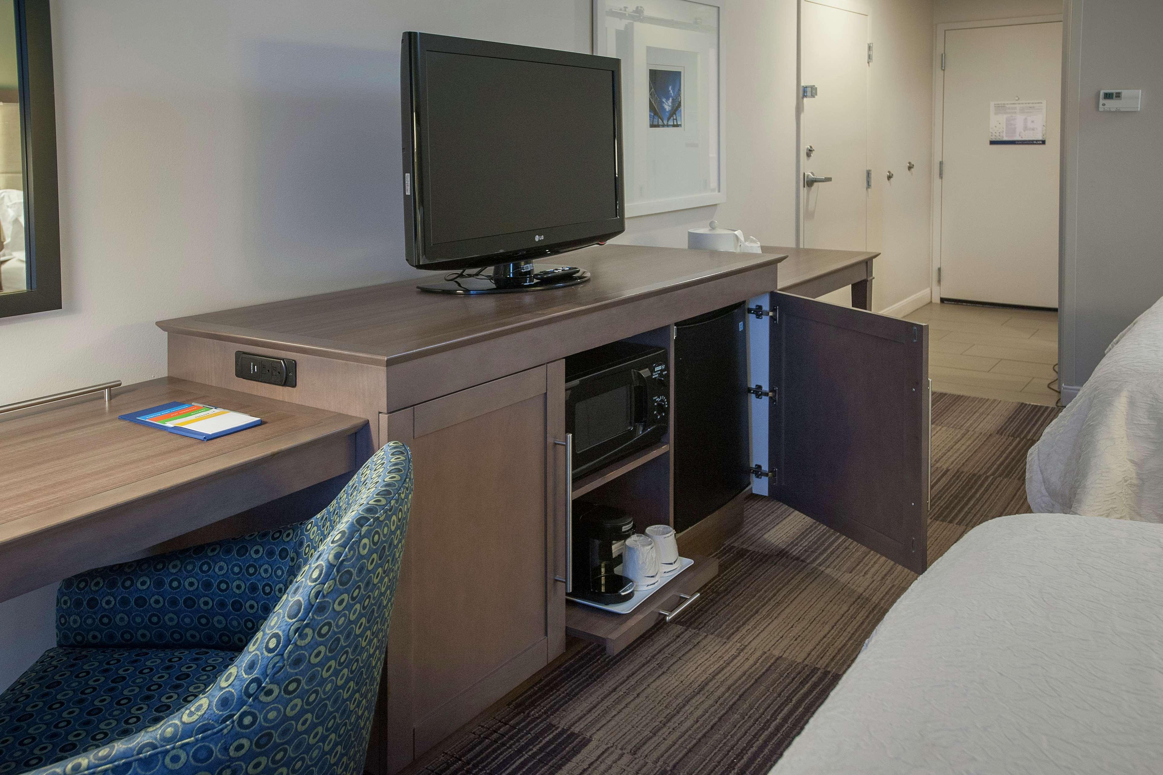 Hampton Inn & Suites New Orleans/Elmwood Harahan Экстерьер фото