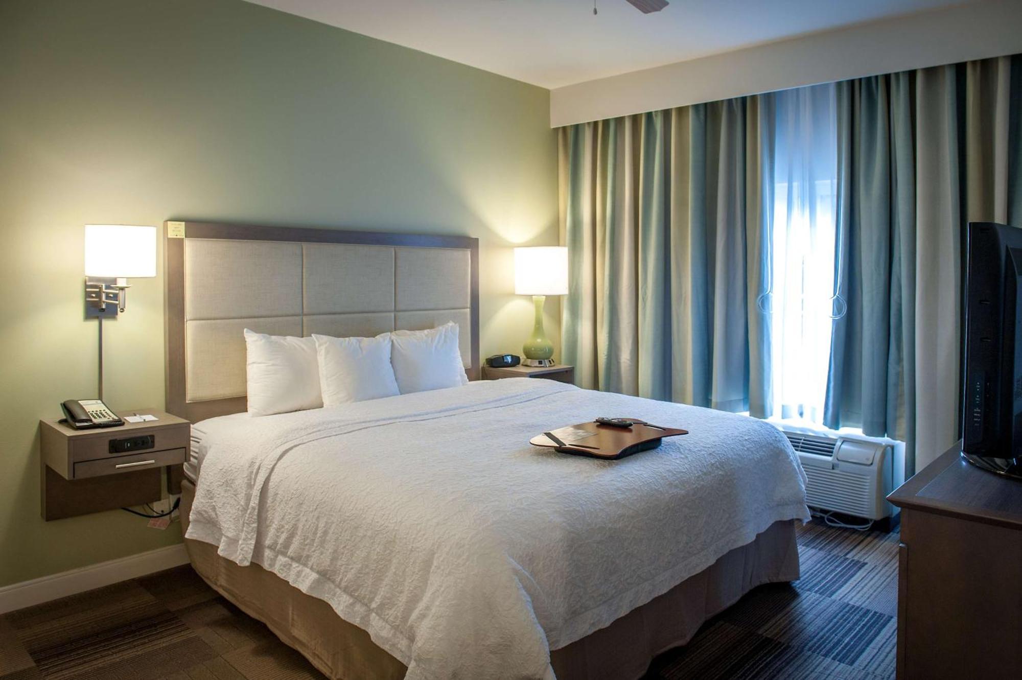 Hampton Inn & Suites New Orleans/Elmwood Harahan Экстерьер фото
