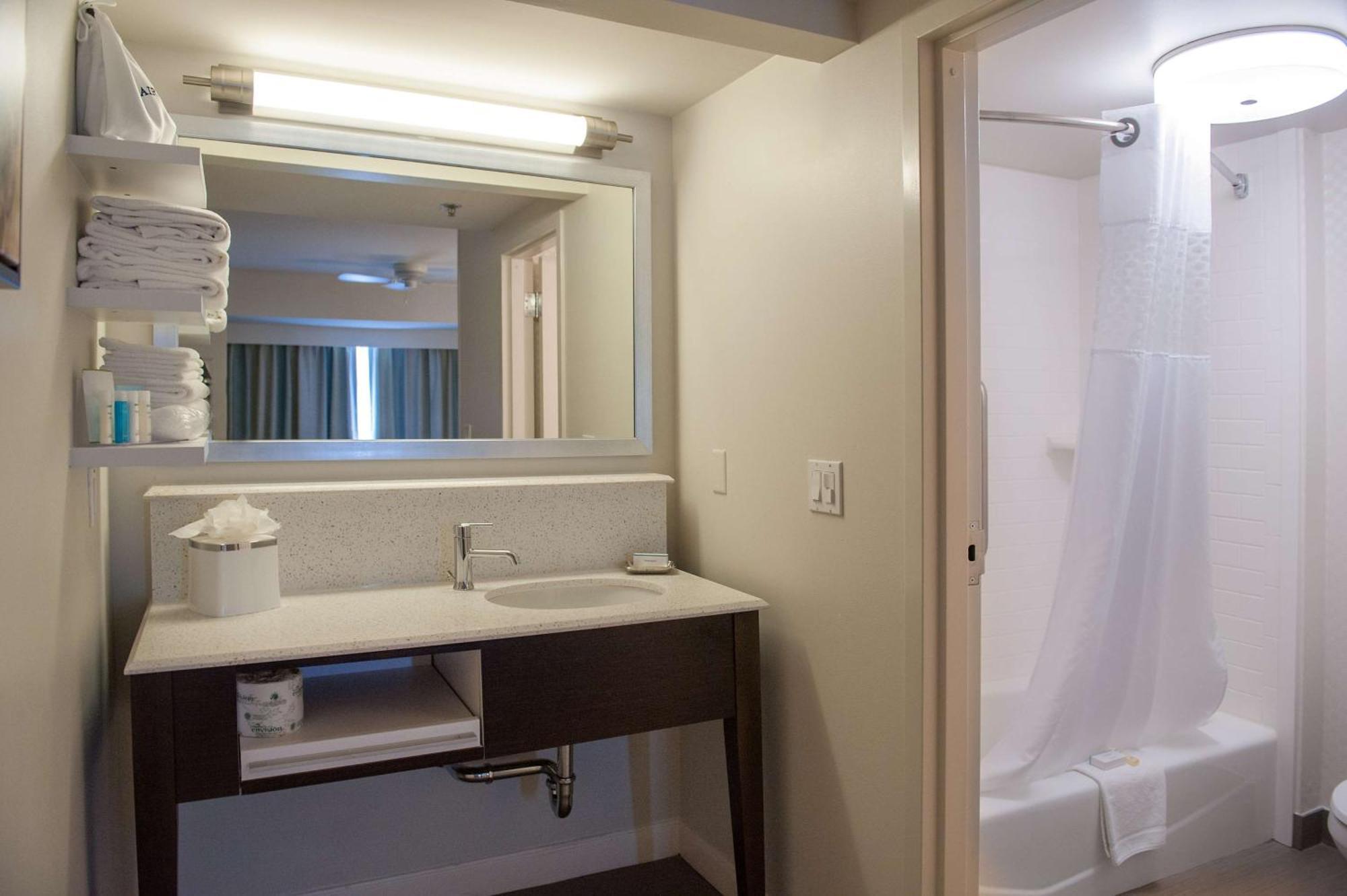 Hampton Inn & Suites New Orleans/Elmwood Harahan Экстерьер фото