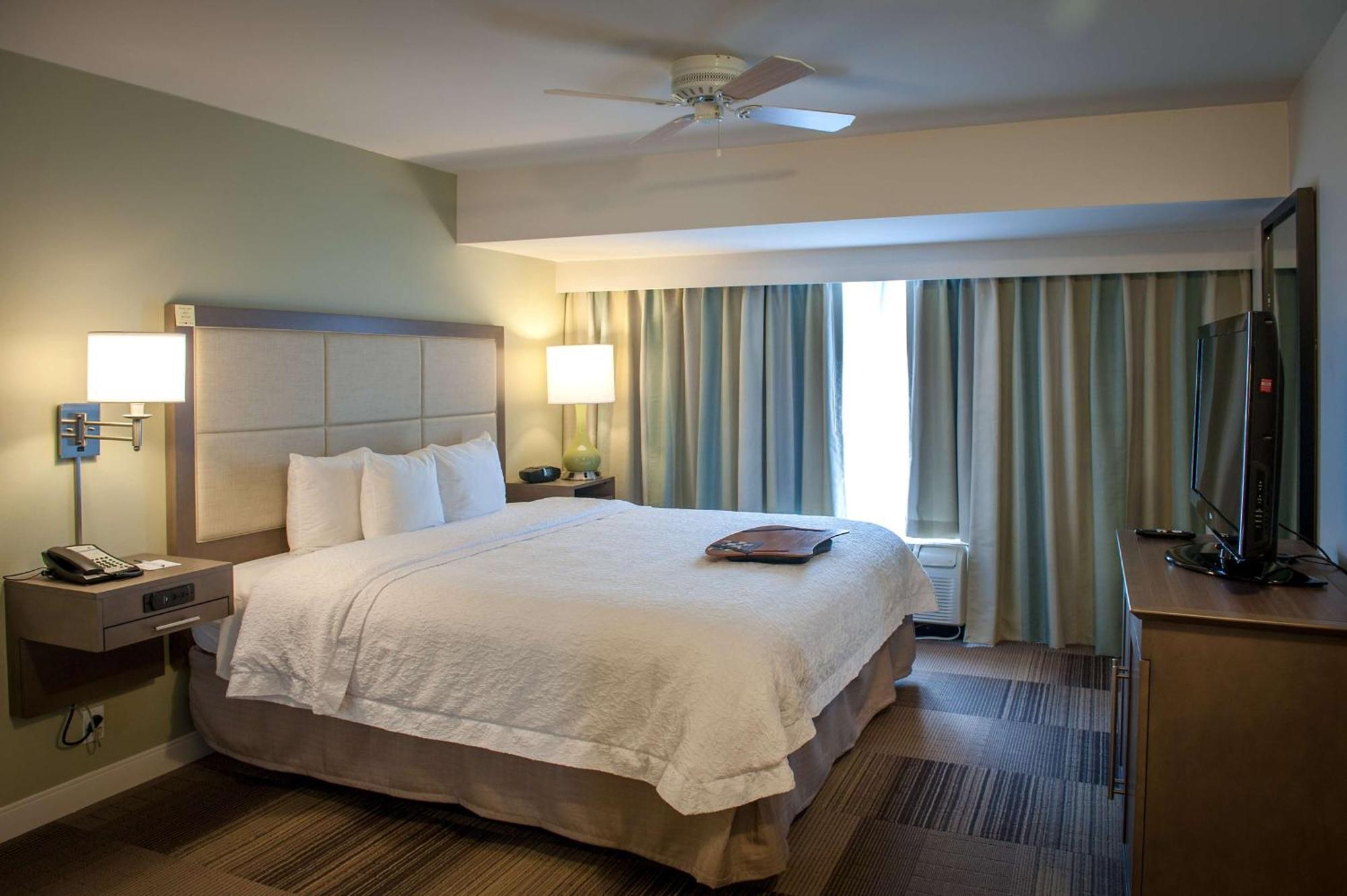 Hampton Inn & Suites New Orleans/Elmwood Harahan Экстерьер фото